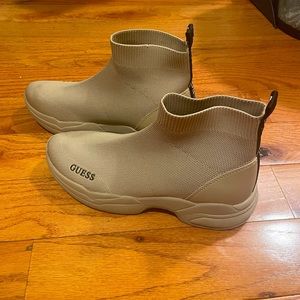 NWT Women’s tan Guess high top sneakers